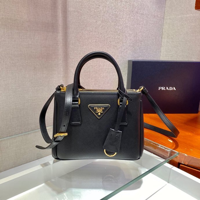Pra*a top handle bags